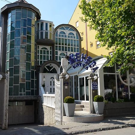 Hotel Zeneva Kragujevac Extérieur photo