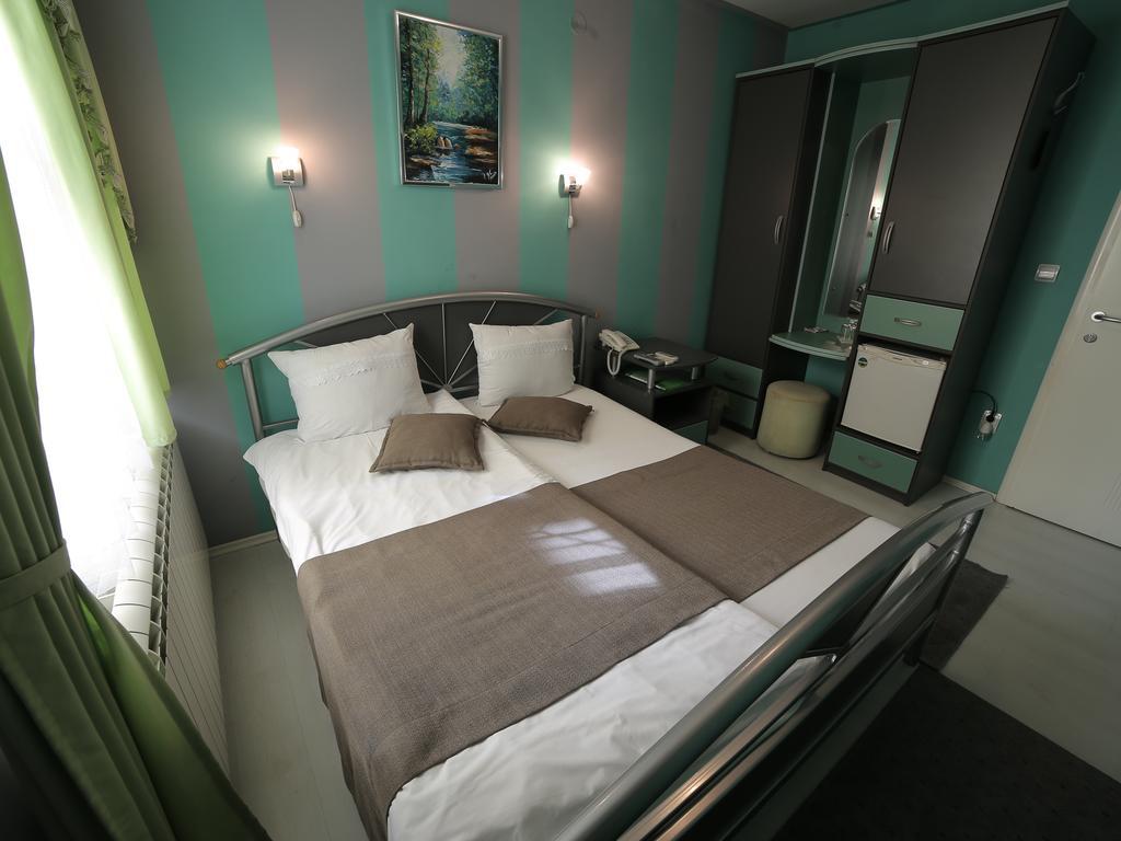 Hotel Zeneva Kragujevac Chambre photo