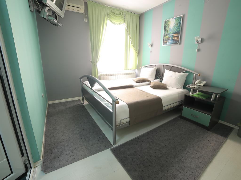 Hotel Zeneva Kragujevac Chambre photo