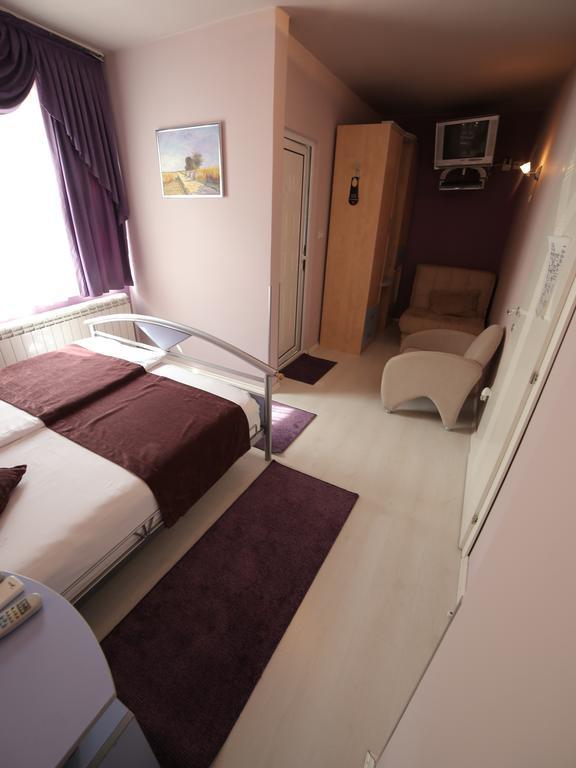 Hotel Zeneva Kragujevac Chambre photo