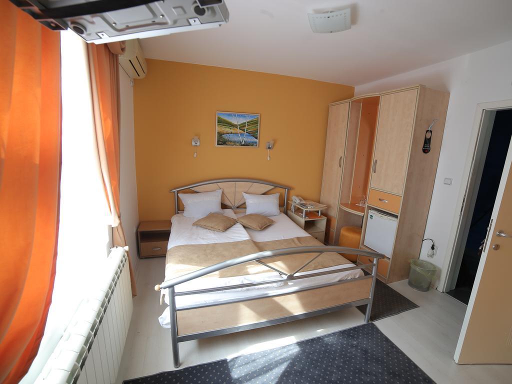 Hotel Zeneva Kragujevac Chambre photo