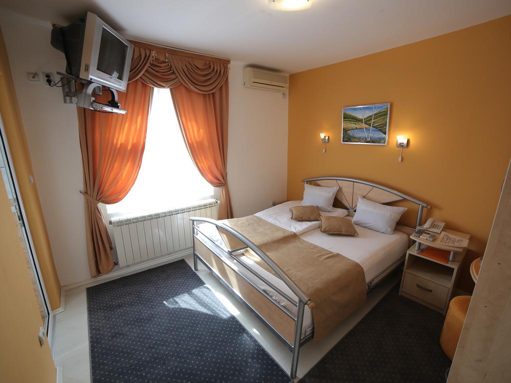 Hotel Zeneva Kragujevac Chambre photo