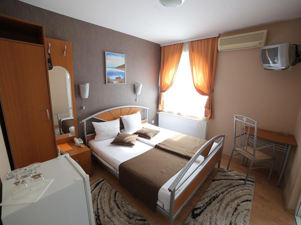 Hotel Zeneva Kragujevac Chambre photo