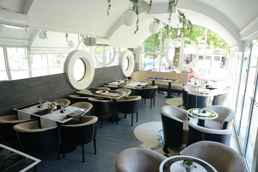 Hotel Zeneva Kragujevac Extérieur photo