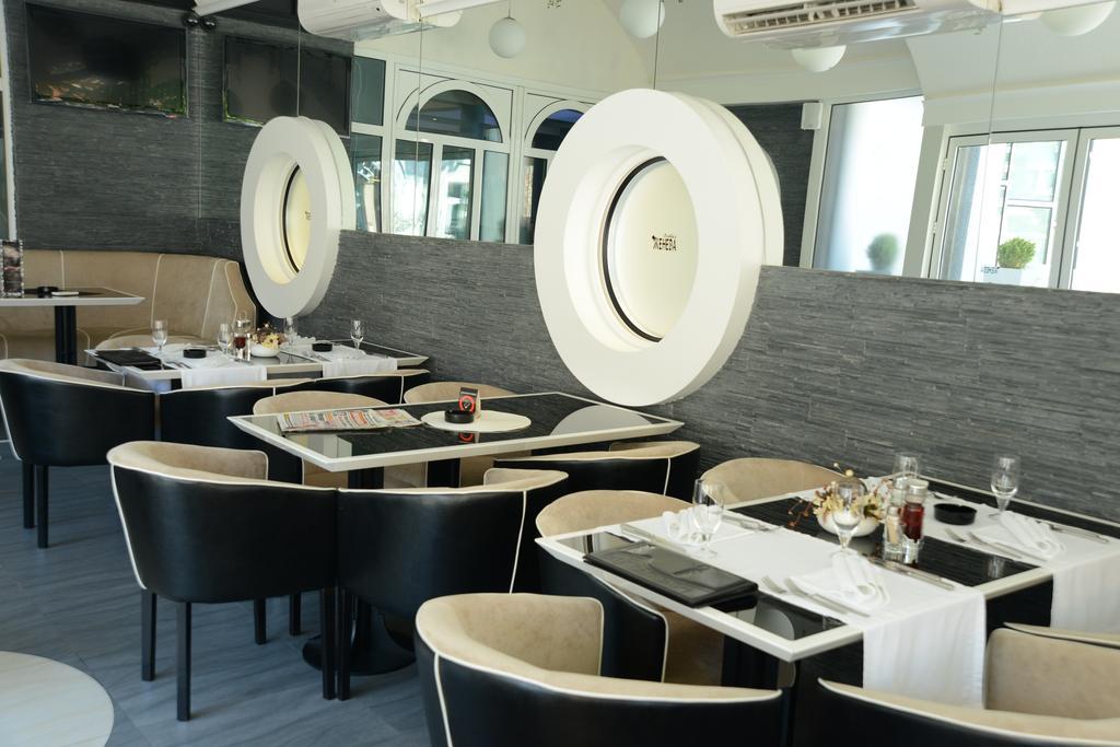 Hotel Zeneva Kragujevac Extérieur photo